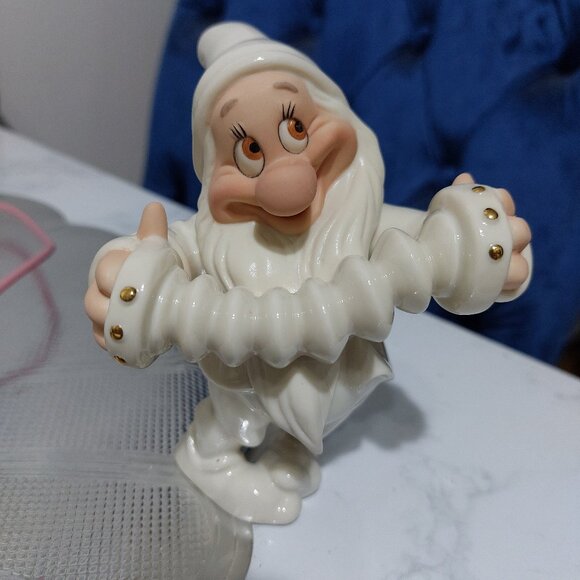 LENOX A Serenade For Snow White BASHFUL Collectible Figurine Beautiful Decor - Picture 1 of 6